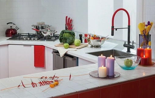 Смеситель для кухни с подключением к фильтру Omoikiri Kanto GM вороненая сталь/красный 4994013