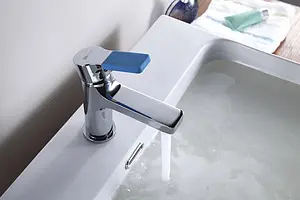 Смеситель для раковины Lemark Aura хром/синий LM0606C Смеситель для раковины Lemark Aura хром/синий LM0606C, 3