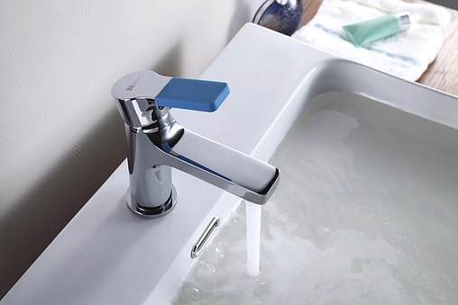 Смеситель для раковины Lemark Aura хром/синий LM0606C