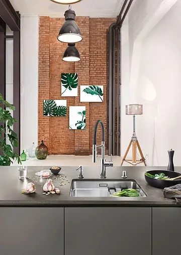 Смеситель для кухни с гибким изливом Blanco Catris-S хром/чёрный 525791