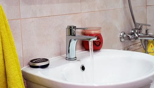 Термостатст для раковины с гигиеническим душем Rossinka хром RS50-15 Термостатст для раковины с гигиеническим душем Rossinka хром RS50-15