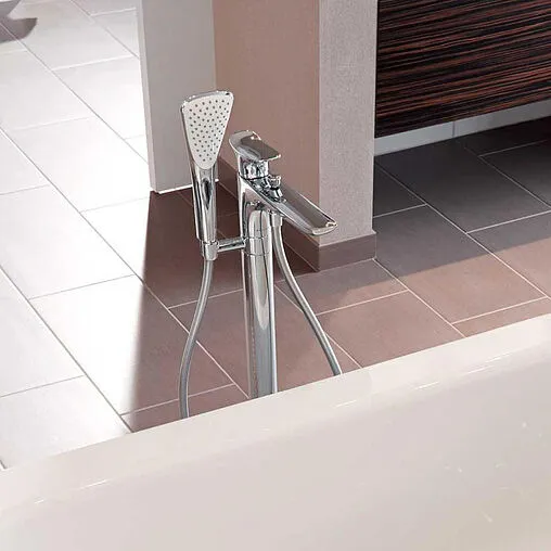 Смеситель для ванны напольный Kludi Ambienta хром 535900575 Смеситель для ванны напольный Kludi Ambienta хром 535900575