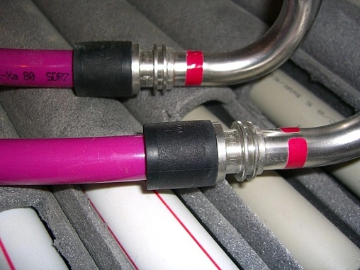 Труба сшитый полиэтилен Rehau Rautitan pink 32 x 4.4мм PE-Xa EVAL 11360721050