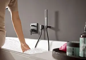 Лейка ручного душа Hansgrohe Rainfinity 100 1jet чёрный матовый 26866670 Лейка ручного душа Hansgrohe Rainfinity 100 1jet чёрный матовый 26866670, 3