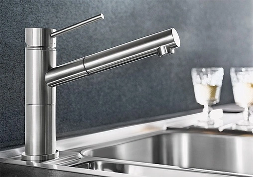 Смеситель для кухни с выдвижным изливом Blanco Alta-S Compact нержавеющая сталь 517182