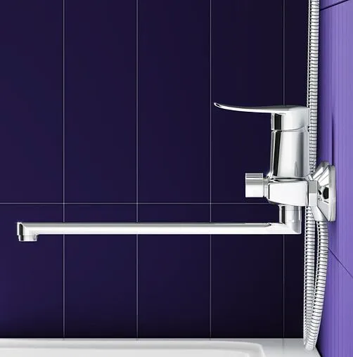 Смеситель для ванны с длинным изливом Dorff Ultra хром D5095000 Смеситель для ванны с длинным изливом Dorff Ultra хром D5095000