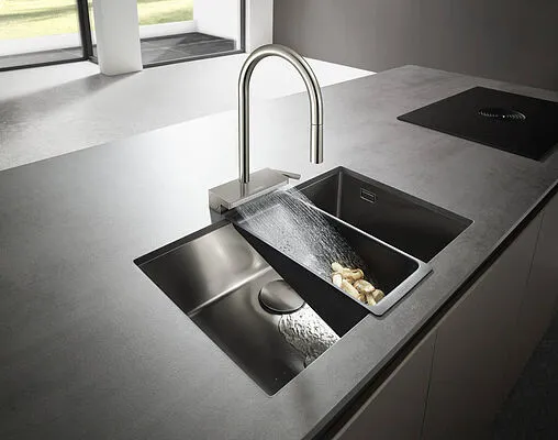 Смеситель для кухни с выдвижным изливом Hansgrohe Aquno Select M81 170 3jet sBox под сталь 73831800