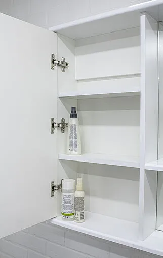 Шкаф-зеркало Айсберг Волна 1-60 L белый DA1034HZ