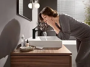 Смеситель для раковины Hansgrohe Vivenis 110 чёрный матовый 75022670 Смеситель для раковины Hansgrohe Vivenis 110 чёрный матовый 75022670, 5