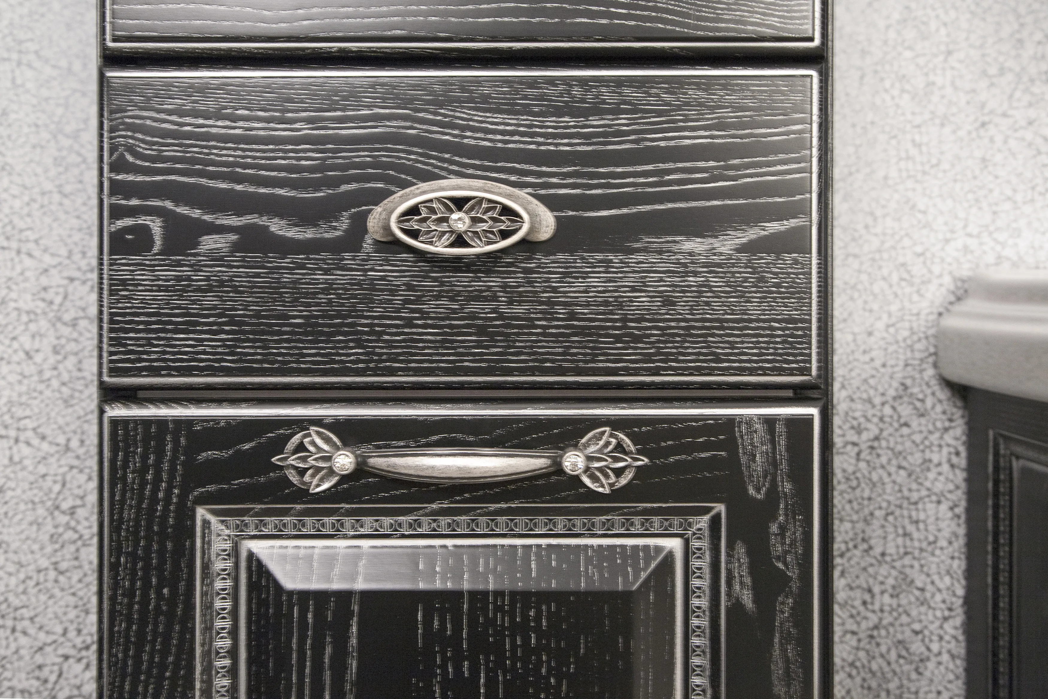 Шкаф-пенал напольный Aquaton Жерона 35 R черное серебро 1A158903GEM5R