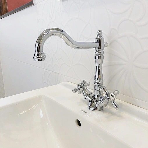 Смеситель для раковины Rav Slezak Morava retro хром MK120.5/8