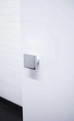 Шкаф-пенал напольный Айсберг Мега 25 белый DM4608P