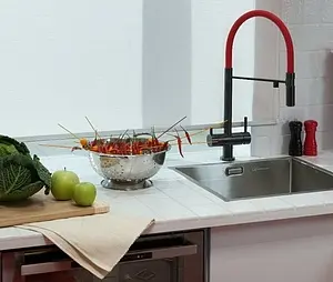 Смеситель для кухни с подключением к фильтру Omoikiri Kanto GM вороненая сталь/красный 4994013 Смеситель для кухни с подключением к фильтру Omoikiri Kanto GM вороненая сталь/красный 4994013, 3