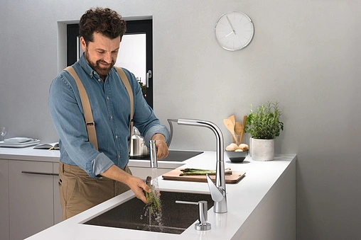 Смеситель для кухни с выдвижным изливом Hansgrohe Talis Select M51 300 2jet sBox под сталь 73867800