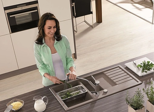 Смеситель для кухни с выдвижным изливом Blanco Tivo-s серый беж 517619