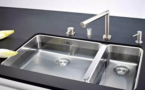 Смеситель для кухни с выдвижным изливом для установки перед окном Franke Active Window хром 115.0486.980