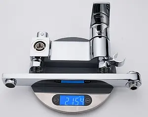 Смеситель для ванны с длинным изливом D&K Rhein Lessing хром DA1323301 Смеситель для ванны с длинным изливом D&K Rhein Lessing хром DA1323301, 4