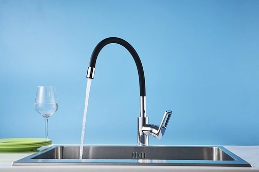 Смеситель для кухни Rossinka хром/чёрный Z35-35U-Black Смеситель для кухни Rossinka хром/чёрный Z35-35U-Black