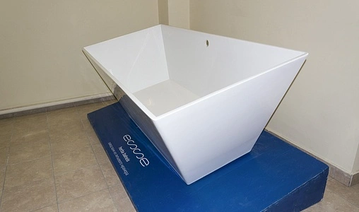 Ванна отдельностоящая из искусственного камня Esse Madagascar 175x80 белый EMAD1720