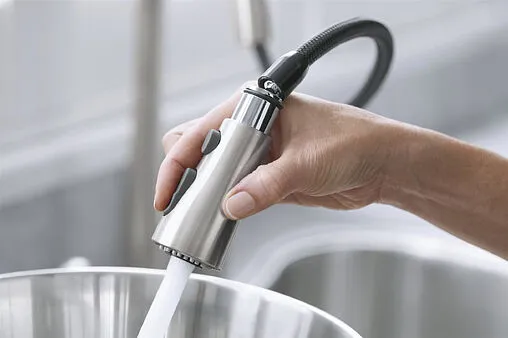 Смеситель для кухни с выдвижным изливом Jacob Delafon Simplice хром 596D-CP Смеситель для кухни с выдвижным изливом Jacob Delafon Simplice хром 596D-CP