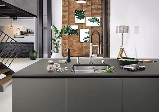 Смеситель для кухни с гибким изливом Blanco Catris-S хром/чёрный 525791