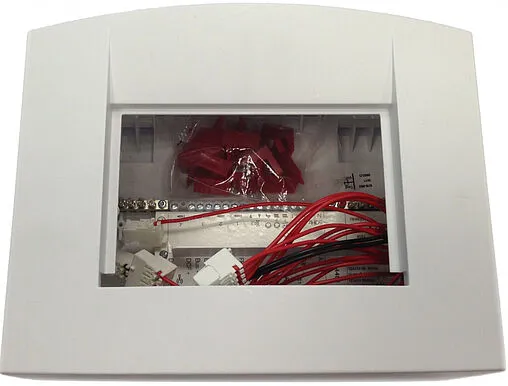 Короб настенного монтажа каскадного регулятора E8 с клеммными колодками WAG2 Baxi 7106138--