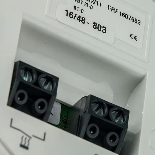 Проводной комнатный терморегулятор НО/НЗ 230В WATTS BT-D белый 10025806