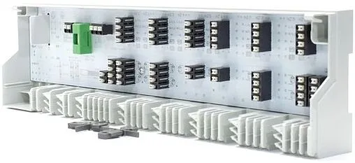 Клеммная колодка 6 зон НЗ 230В с насосным модулем Rehau Nea HC 13422301001