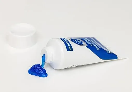 Клей-герметик анаэробный 15г синий СантехМастер Гель 61034