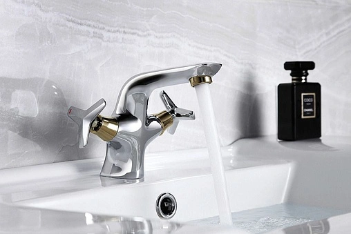 Смеситель для раковины Rossinka хром/золото RS41-61