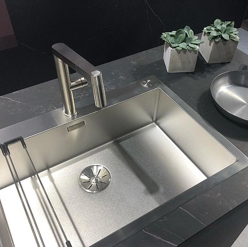 Смеситель для кухни с выдвижным изливом Blanco Panera-S нержавеющая сталь 521547