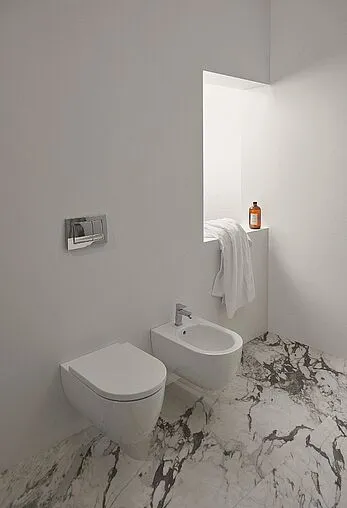 Унитаз подвесной безободковый Ideal Standard Blend Curve AquaBlade белый T374901