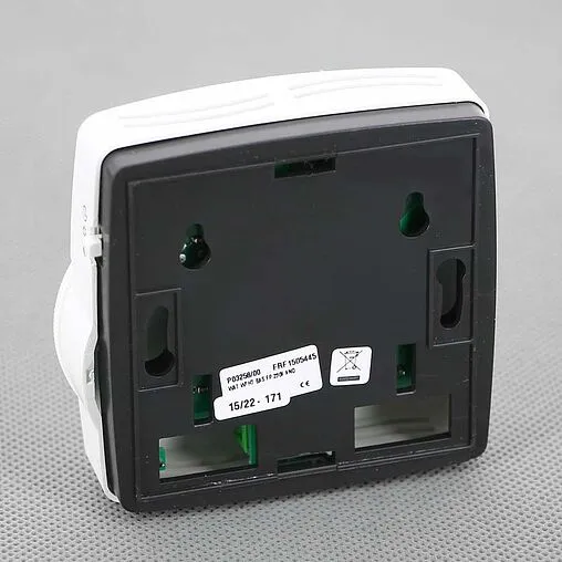 Проводной комнатный терморегулятор НО 230В WATTS WFHT-Basic + белый 10021099