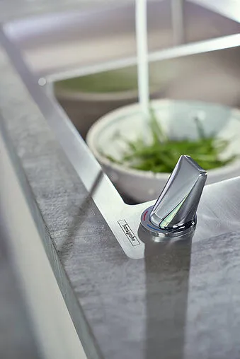 Смеситель для кухни с выдвижным изливом Hansgrohe Metris Select M71 хром 73819000