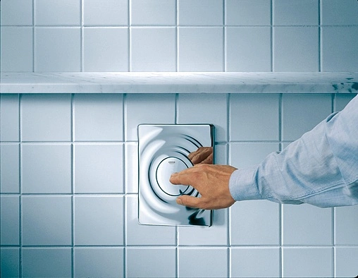 Клавиша смыва для унитаза Grohe Surf 38574000 хром глянцевый