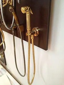 Гигиенический душ с держателем Bossini Nikita золото C04045.021, 2