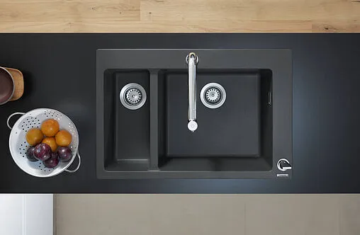 Смеситель для кухни с выдвижным изливом Hansgrohe Metris Select M71 200 1jet sBox хром 73804000