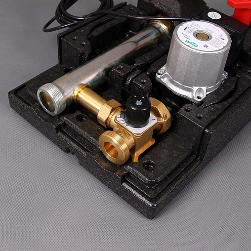 Насосный модуль с 3-х ходовым смесительным клапаном 1½&quot;н х 1&quot;в WATTS HKM25 10026636 с насосом Wilo Star RS 25/6 180