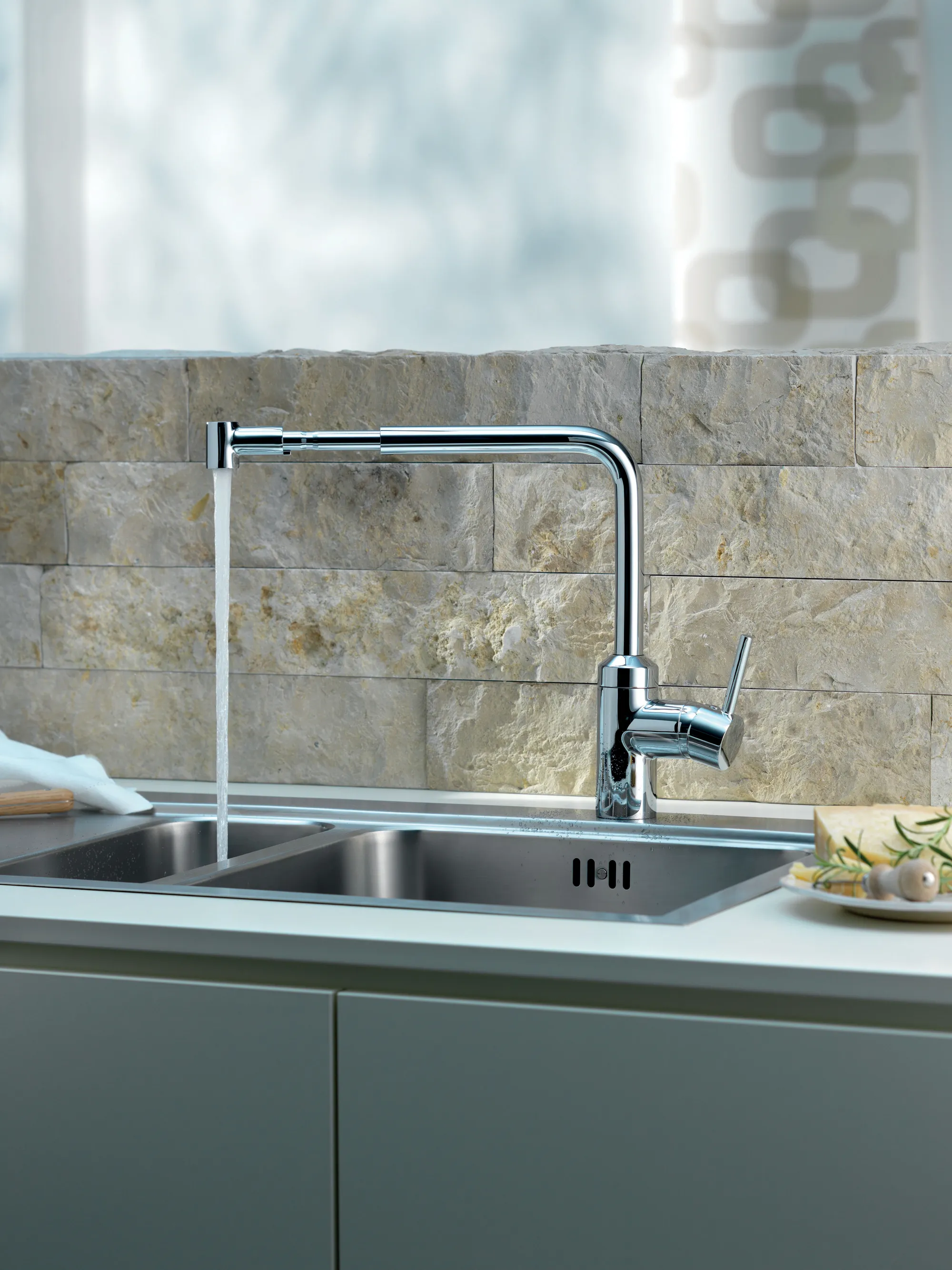 Смеситель для кухни с выдвижным изливом Kludi L-ine хром 428210577