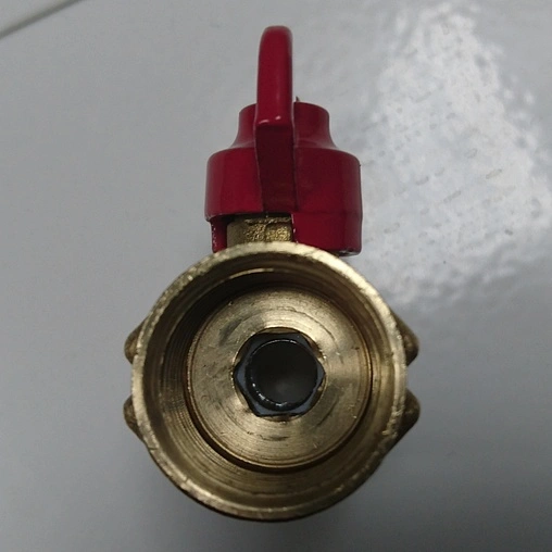 Кран для манометра трехходовой ½&quot;в x М20x1.5мм 11б27пМ.01