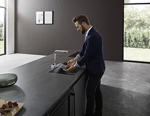 Смеситель для кухни с выдвижным изливом Hansgrohe Aquno Select M81 250 2jet хром 73833000 Смеситель для кухни с выдвижным изливом Hansgrohe Aquno Select M81 250 2jet хром 73833000, 5