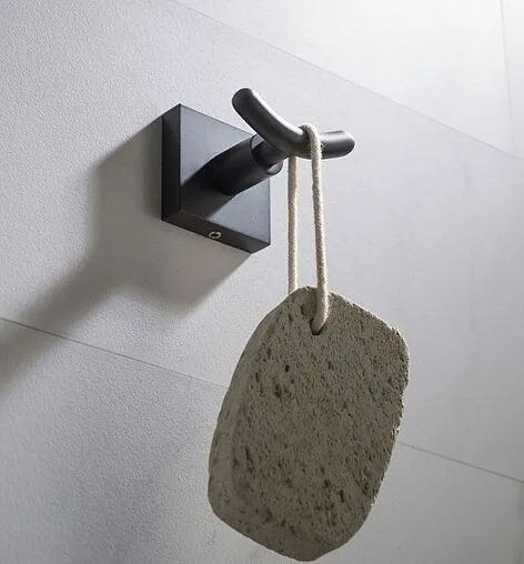 Крючок двойной Timo Selene чёрный матовый 12012/03