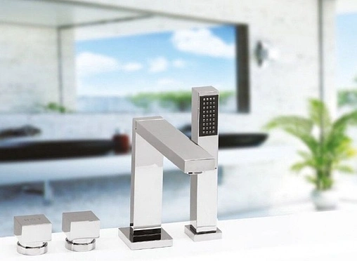 Смеситель на борт ванны на 4 отверстия Vega Qvadro хром 91А0305025