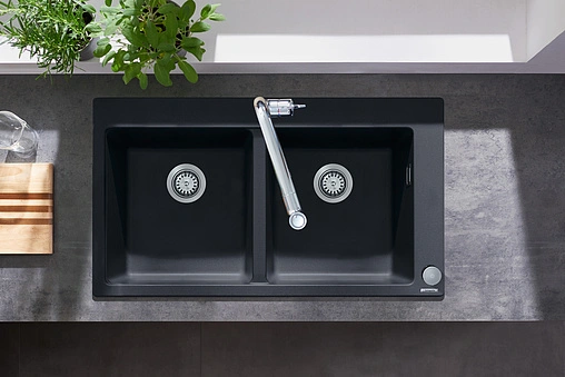 Смеситель для кухни с выдвижным изливом Hansgrohe Metris Select M71 320 1jet sBox хром 73806000
