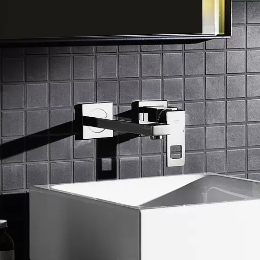 Смеситель для раковины из стены Grohe Eurocube хром 23447000