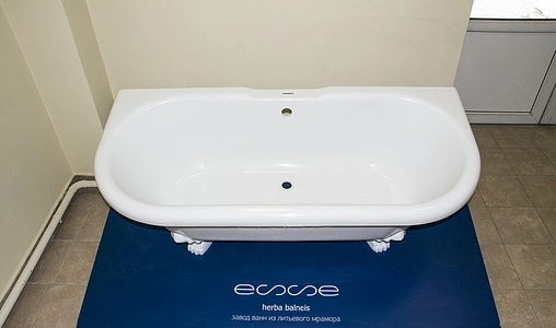 Ванна из искусственного камня Esse Capri 170x75 ножки белые