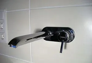 Смеситель для раковины из стены Hansgrohe Talis хром 31618000, 3