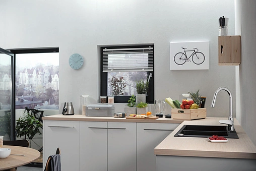 Смеситель для кухни с выдвижным изливом Hansgrohe Focus M42 220 2jet хром 71800000