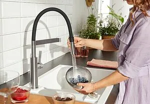 Смеситель для кухни с гибким изливом Blanco Sonea-S Flexo нержавеющая сталь/чёрный 526616, 5