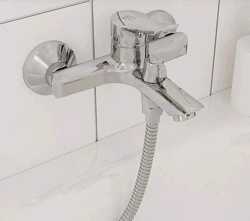 Смеситель для ванны Milardo Amplex хром AMPSB02M02 Смеситель для ванны Milardo Amplex хром AMPSB02M02